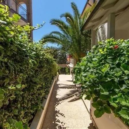 In Pjescana Mit Gemeinschaftlichem Pool Apartment