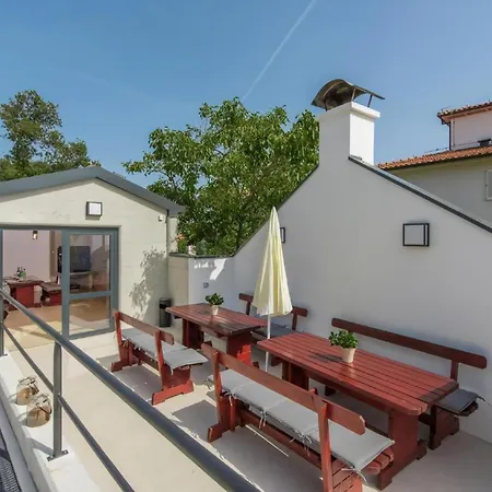 Apartment In Pjescana Mit Gemeinschaftlichem Pool Pula