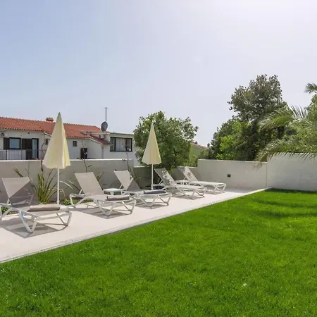 Apartment In Pjescana Mit Gemeinschaftlichem Pool