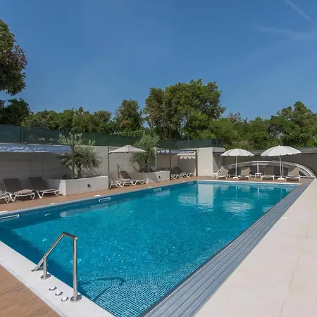 In Pjescana Mit Gemeinschaftlichem Pool Apartment